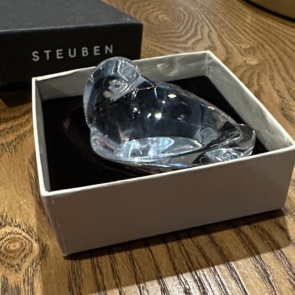 Steuben Peace Dove Crystal Hand Cooler With Original Box - Picture 4 of 5